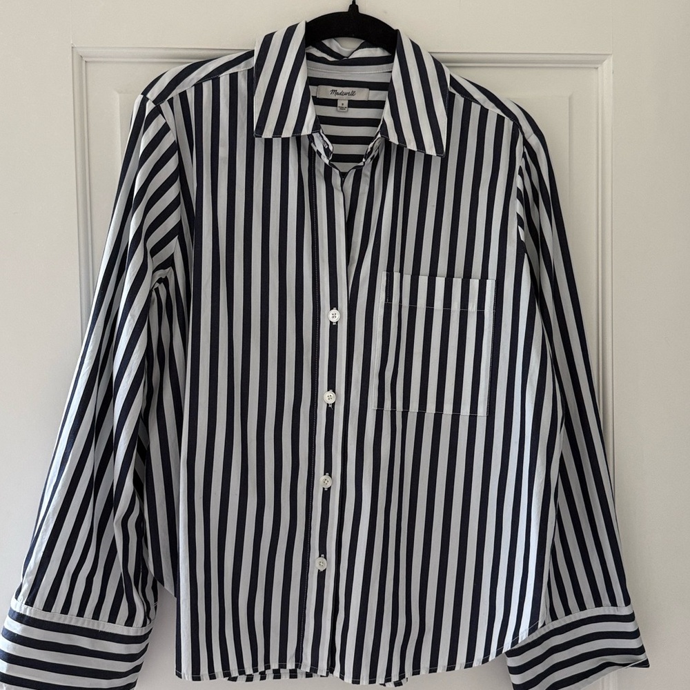 Easy Y-Neck Button-Up Shirt, Sz. S in Dark Midnight - Picture 4 of 7